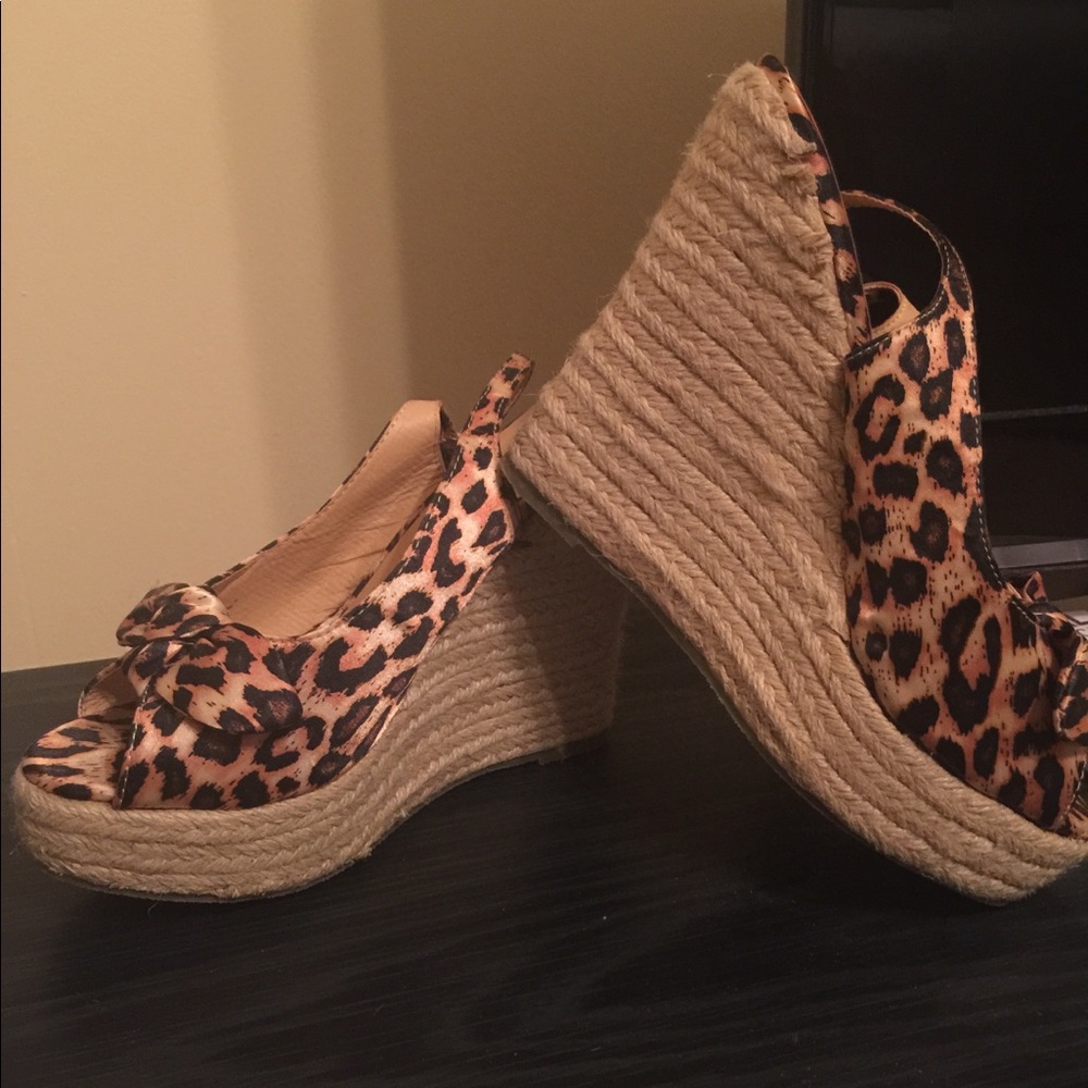 Wedge shoes